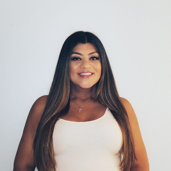 Meet your Posher, Marina - Picture 2 of 2